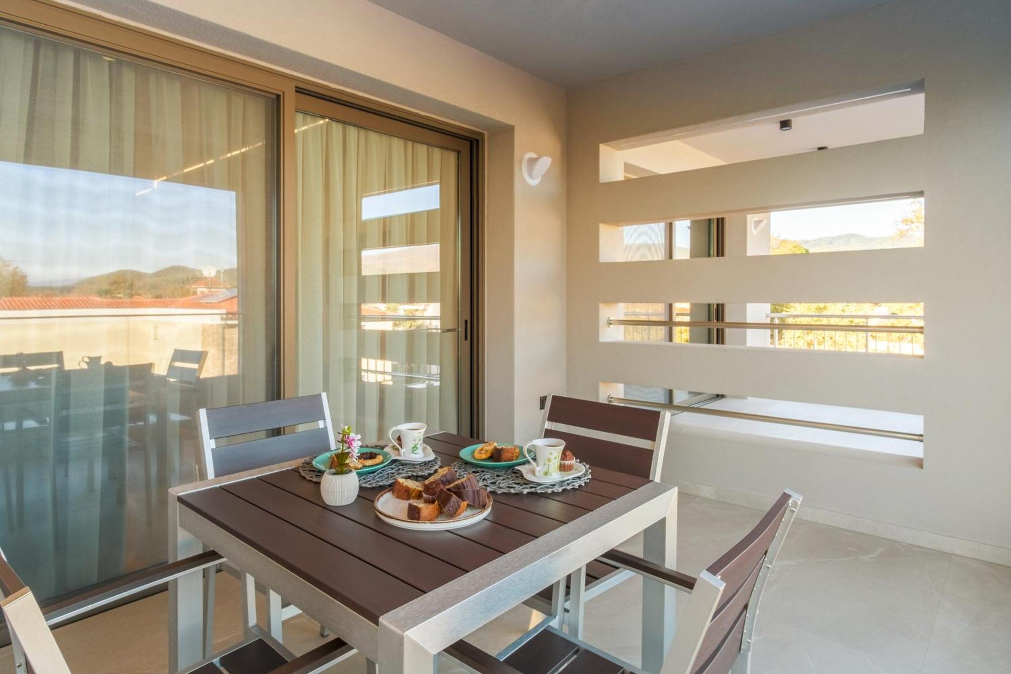 Aura Luxury Suites - Olympiada Seaside Getaways Exterior photo